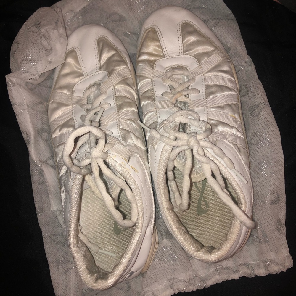 Infinity cheer shoes - Picture 4 of 5